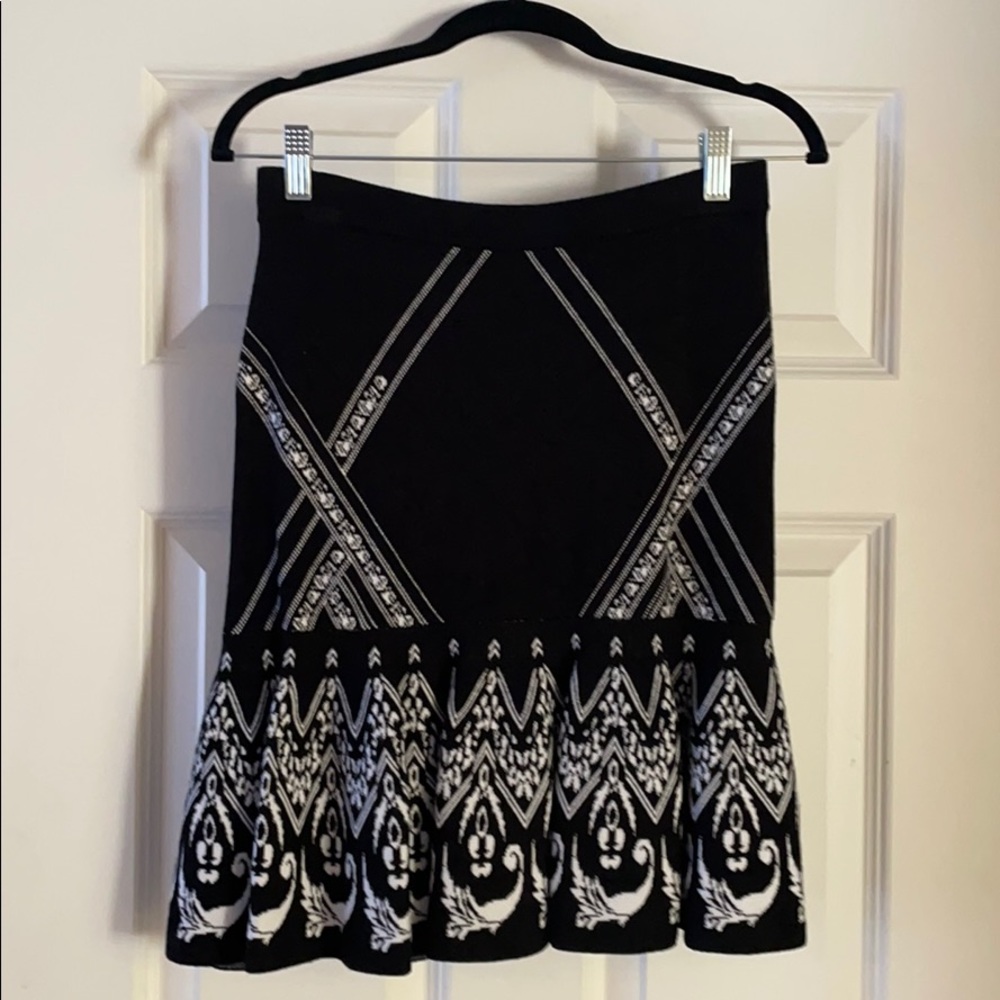 Grace Elements black/white knit skirt. Size S.